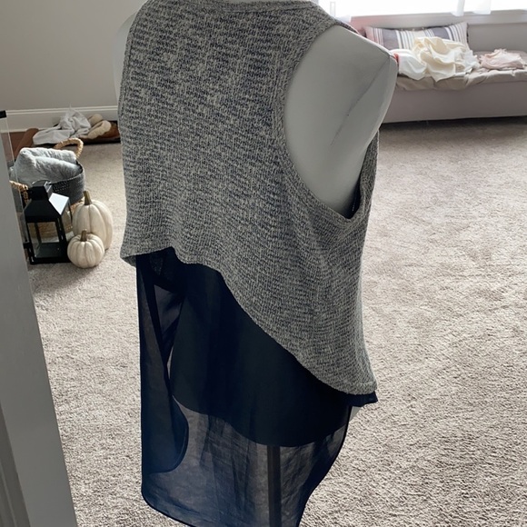 Grey And Blue Sleeveless Top - Picture 2 of 3